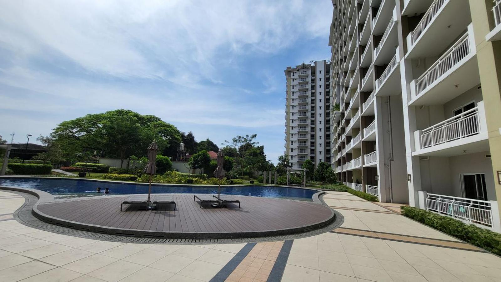 The Atherton- Spacious Modern Condo Unit In Paranaque Near The Airport, Makati, Bgc And Highways Paranaque City Exterior photo